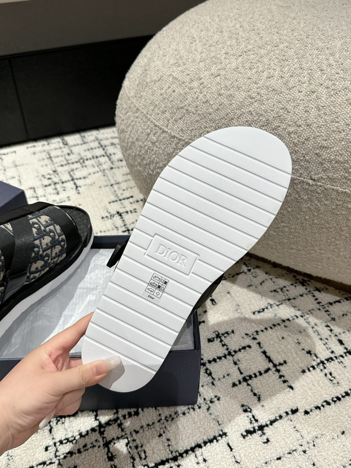 Dior alpha slides