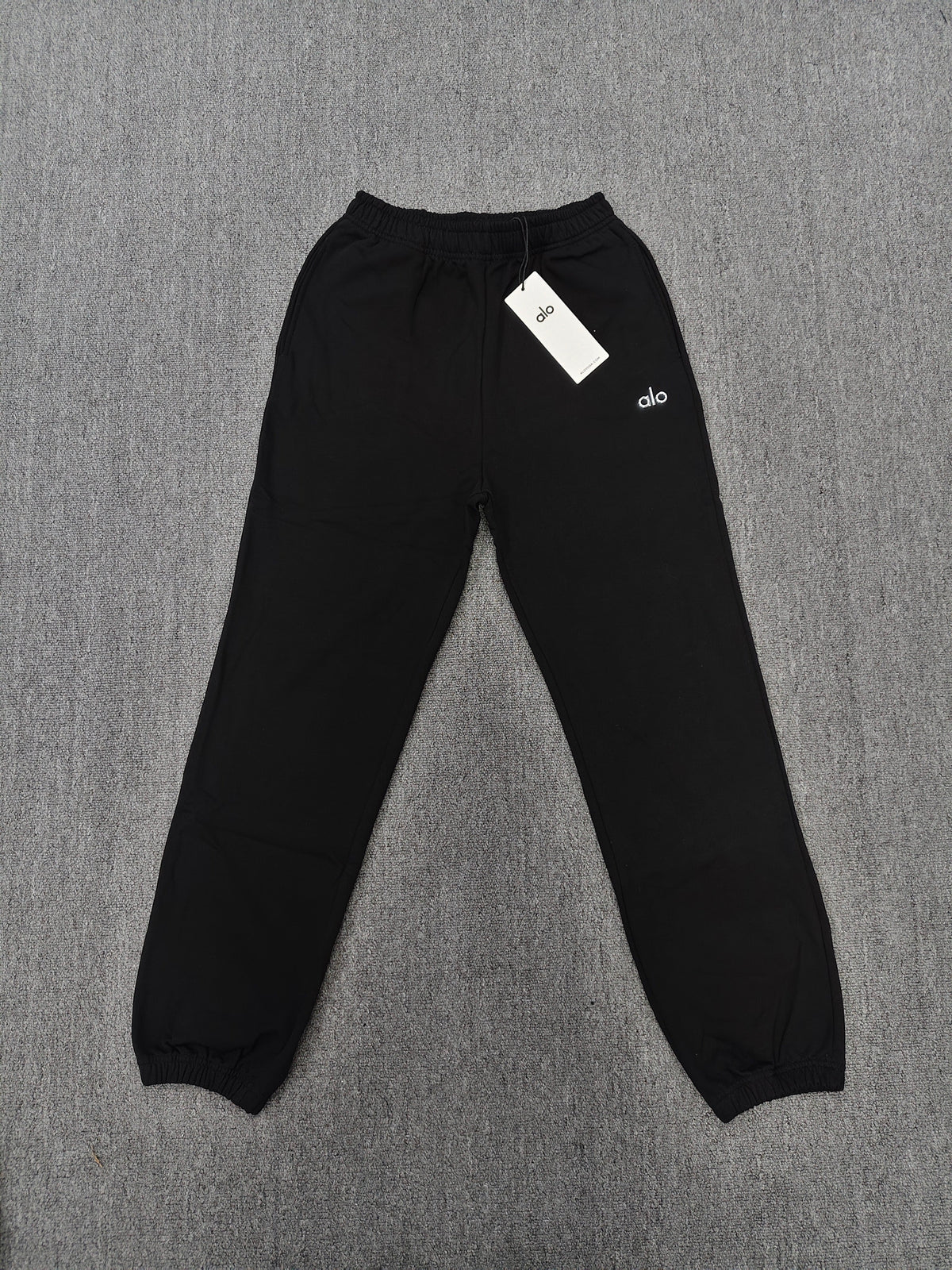 alo cuffed sweatpants black