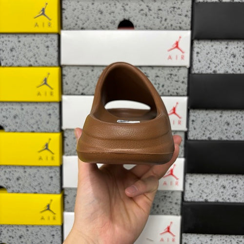 adidas Yeezy Slides 'brown'